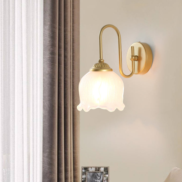 Traditionelle französische florale runde Glas-Eisen-Wandleuchte mit 1 Licht für das Schlafzimmer 