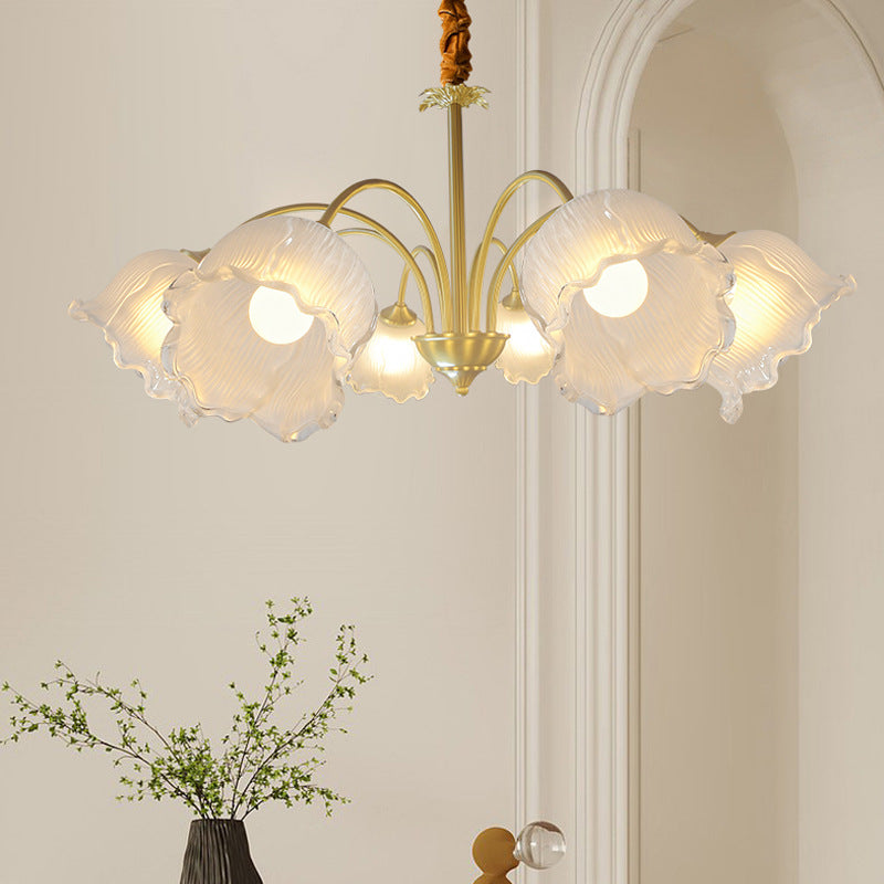 Lustre traditionnel en laiton avec abat-jour en verre rond et motif d&