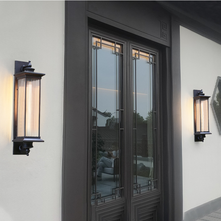 Lámpara Aplique de Pared de 1 Luz con Herrajes de Aluminio y Vidrio Rectangular de Casa Cuadrada Tradicional China para Patio Exterior 