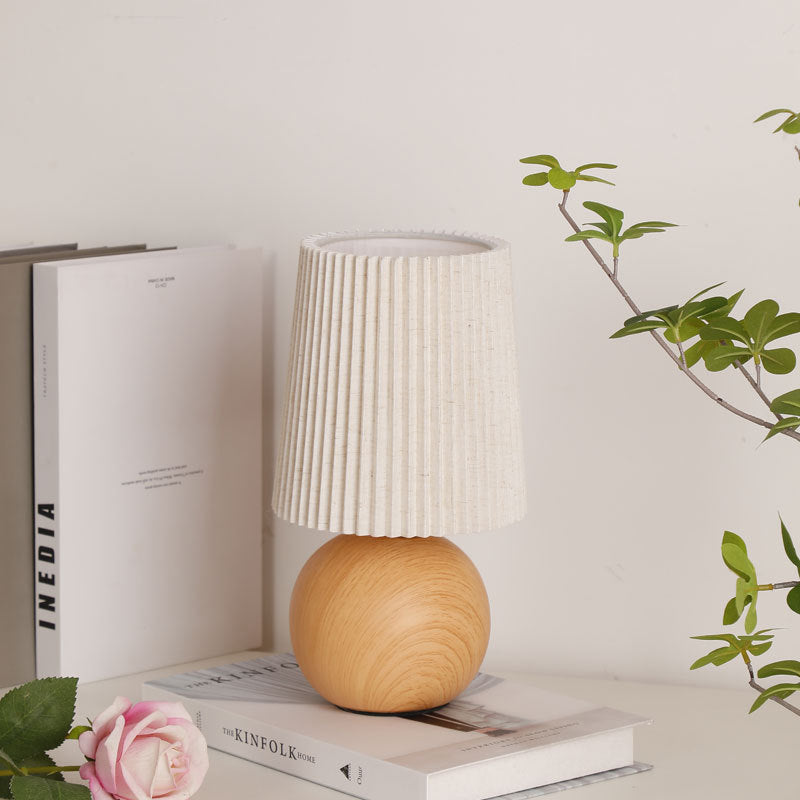 Moderne minimalistische zylindrische konische Stoff-Keramik-Tischlampe mit 1 Licht für das Schlafzimmer 
