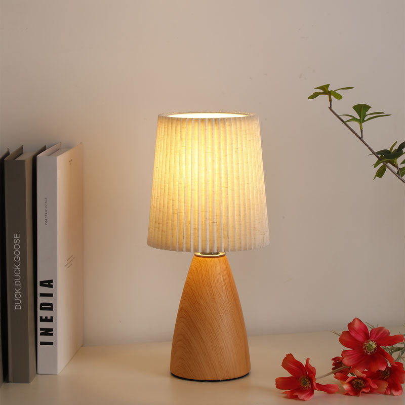 Moderne minimalistische zylindrische konische Stoff-Keramik-Tischlampe mit 1 Licht für das Schlafzimmer 