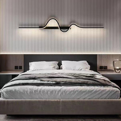 Moderne minimalistische Langwellen-Rechteck-Silikon-Aluminium-Eisen-LED-Wandleuchte für das Wohnzimmer 
