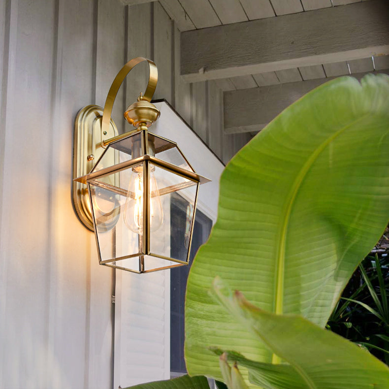 Lámpara de Aplique de Pared de 1 Luz Contemporánea Nórdica Hexagonal de Campana de Vidrio Impermeable de Latón para Patio Exterior 
