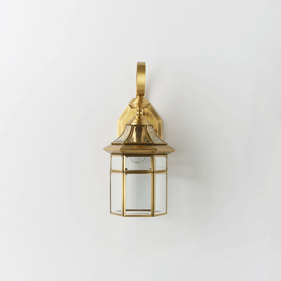 Zeitgenössische nordische sechseckige Glocken-Wandlampe aus wasserdichtem Glas und Messing mit 1 Licht für den Außenbereich 