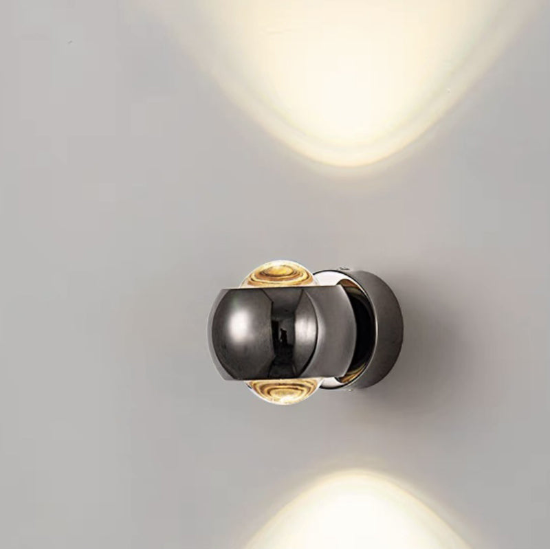 Applique murale LED contemporaine créative ronde orbe rotative en verre, fer et aluminium pour chambre à coucher 