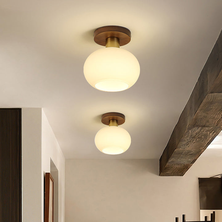 Plafonnier semi-encastré 1 lumière en laiton et noyer avec globe en verre rond chinois traditionnel pour chambre à coucher 