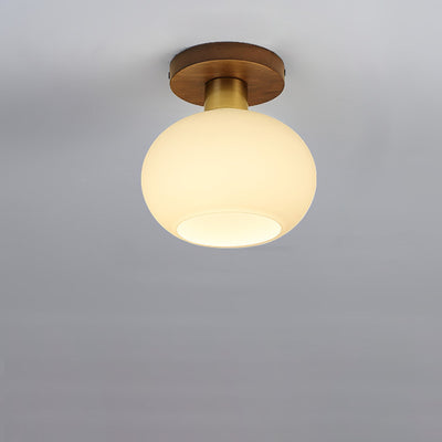Traditionelle chinesische runde Kugel Glas Walnuss Messing 1-Licht Semi-Flush Mount Deckenleuchte für Schlafzimmer 