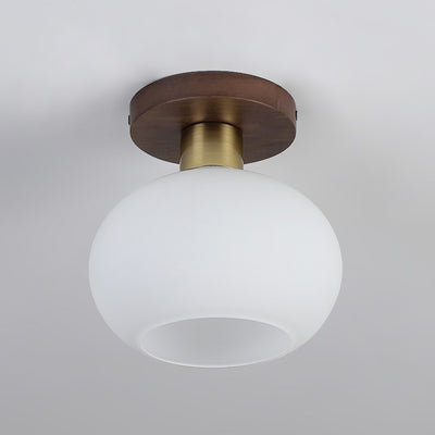 Traditionelle chinesische runde Kugel Glas Walnuss Messing 1-Licht Semi-Flush Mount Deckenleuchte für Schlafzimmer 