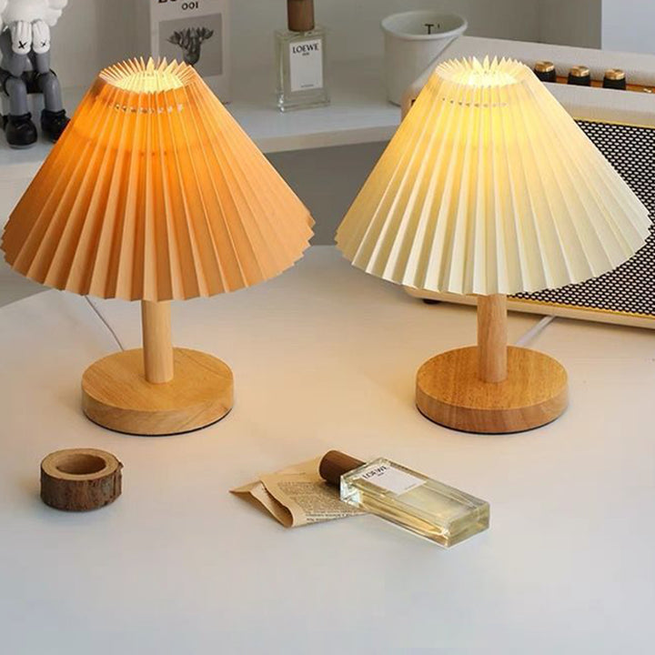 Zeitgenössische skandinavische Faltfächer Tischlampe aus Stoff und Massivholz mit 1 Licht für das Wohnzimmer 