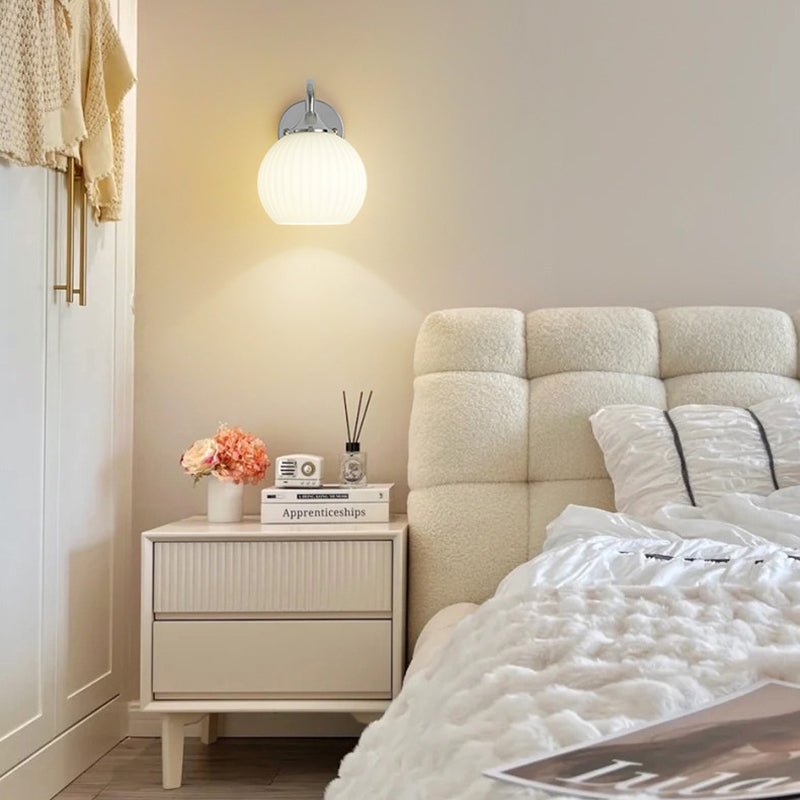 Moderne minimalistische Kugelgestreifte runde Glas-Eisen-Wandleuchte mit 1 Licht für das Wohnzimmer 