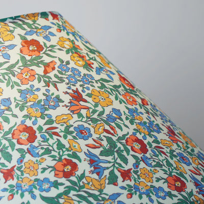 Traditional Japanese Scalloped Round Floral Fabric Wood 1-Light Table Lamp For Living Room