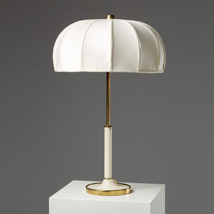 Zeitgenössische skandinavische halbkreisförmige Zylinderkette Stoff Metall 1-Licht Tischlampe für das Wohnzimmer 