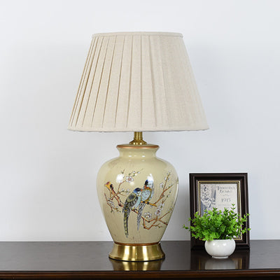 Traditionelle chinesische plissierte, gewellte Sonnenblume mit doppelten Vögeln, runder Stoff-Keramik 1-Licht Tischlampe für das Wohnzimmer 