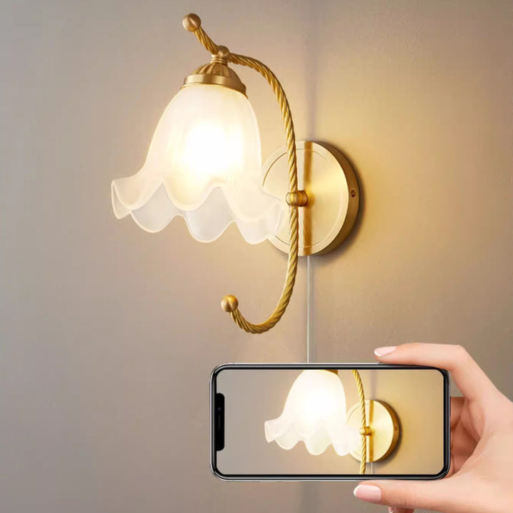 Aplique de pared de 1 luz de cobre con vidrio redondo floral curvado tradicional francés para dormitorio 