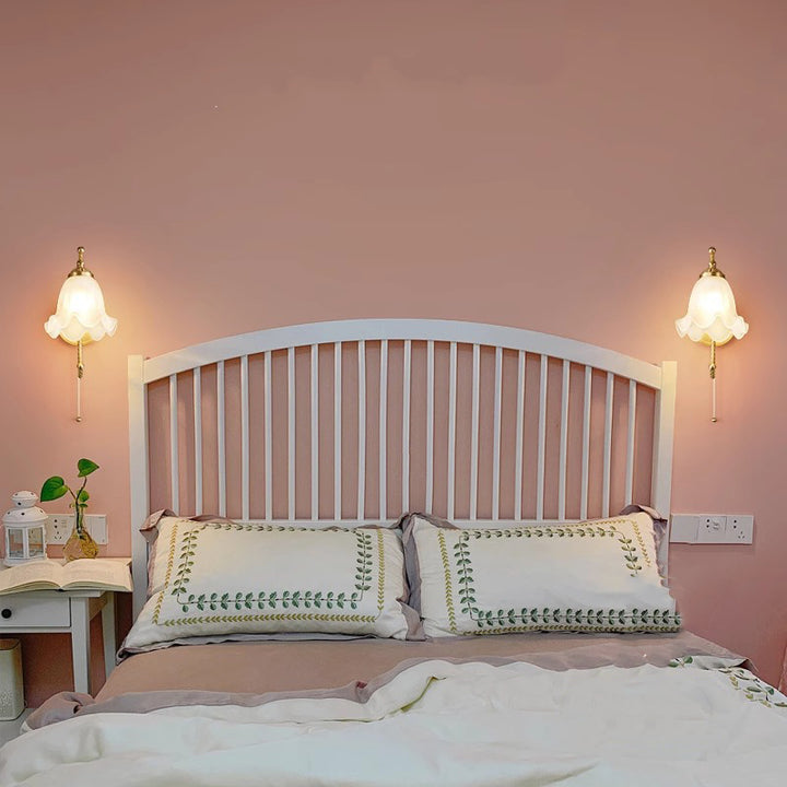 Aplique de pared de 1 luz de cobre con vidrio redondo floral curvado tradicional francés para dormitorio 