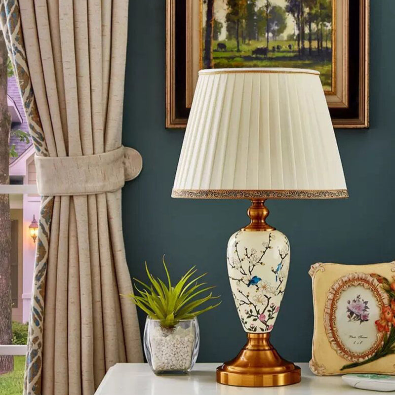 Lampe de table en céramique avec tissu en forme de feuilles de ventilateur rond chinois traditionnel à 1 lumière pour salon 