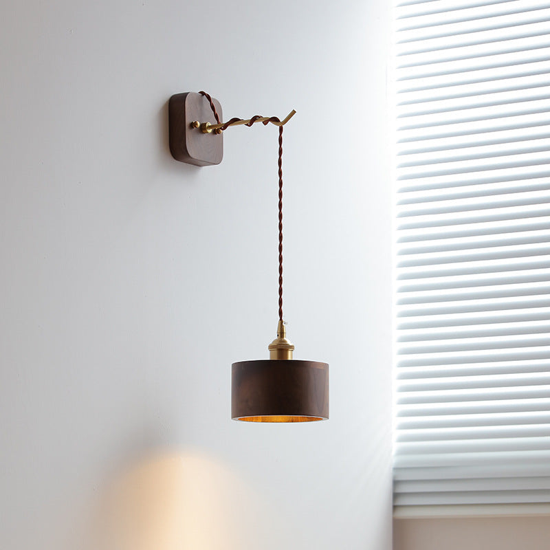 Traditionelle japanische Zylinder-Schüssel-Kegel-Holz-Messing 1-Licht-Wandleuchte für Wohnzimmer 