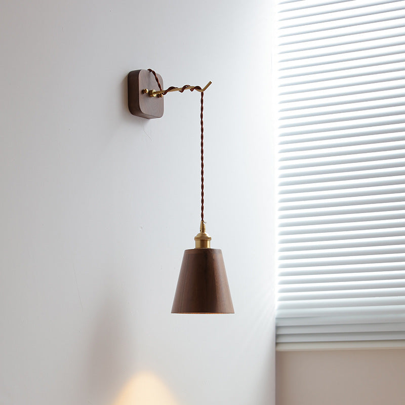 Traditionelle japanische Zylinder-Schüssel-Kegel-Holz-Messing 1-Licht-Wandleuchte für Wohnzimmer 