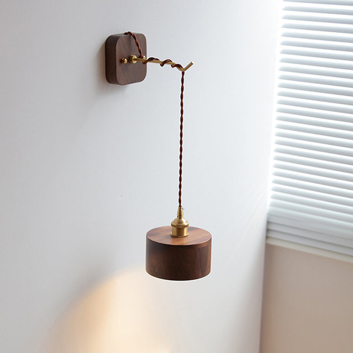 Traditionelle japanische Zylinder-Schüssel-Kegel-Holz-Messing 1-Licht-Wandleuchte für Wohnzimmer 