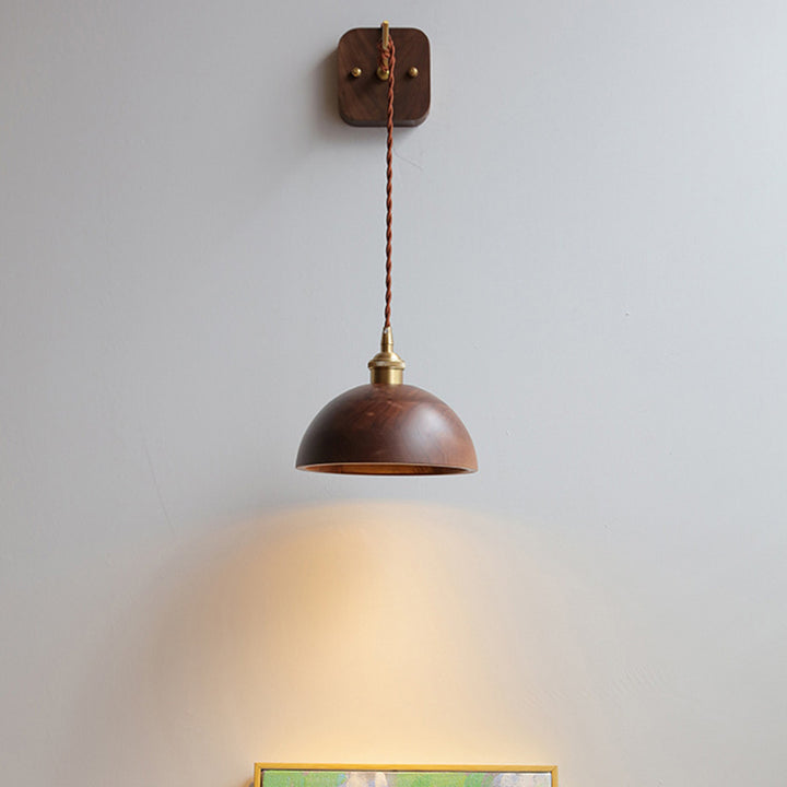 Traditionelle japanische Zylinder-Schüssel-Kegel-Holz-Messing 1-Licht-Wandleuchte für Wohnzimmer 