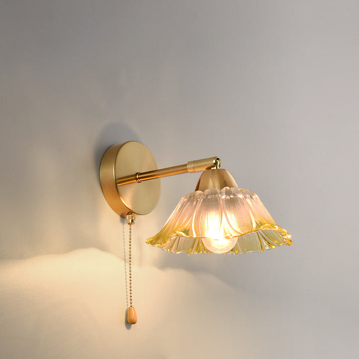 Applique murale contemporaine scandinave à une lumière avec matériel en verre rond réglable et motif floral pour salon 