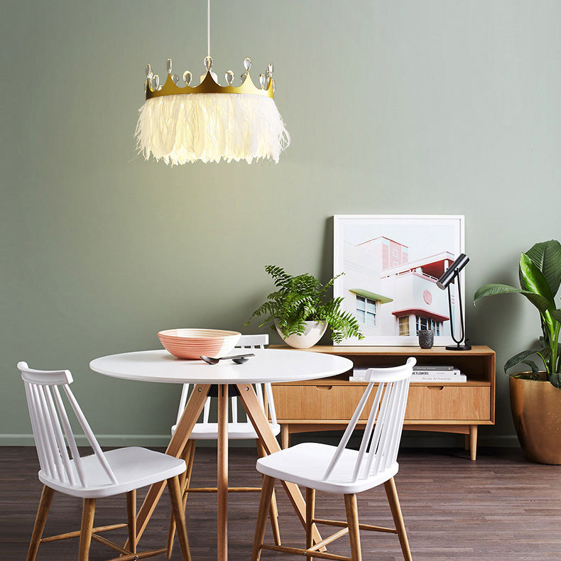 Moderner Luxus Kronenform Runde Feder Kristall Eisen 1-Licht Kronleuchter für Wohnzimmer 