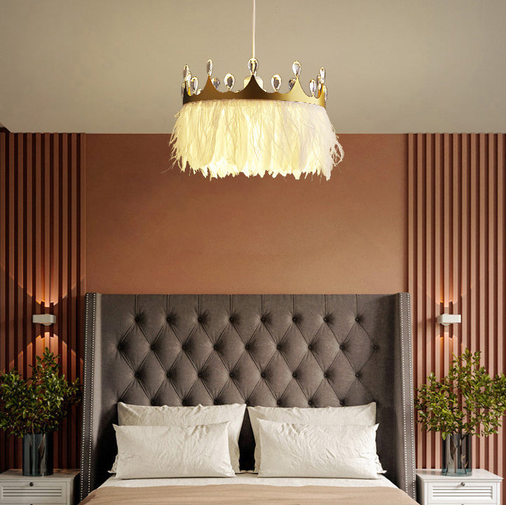 Chandelier Moderne de Luxe en Forme de Couronne Ronde avec Plumes et Cristaux en Fer à 1 Lumière pour Salon 