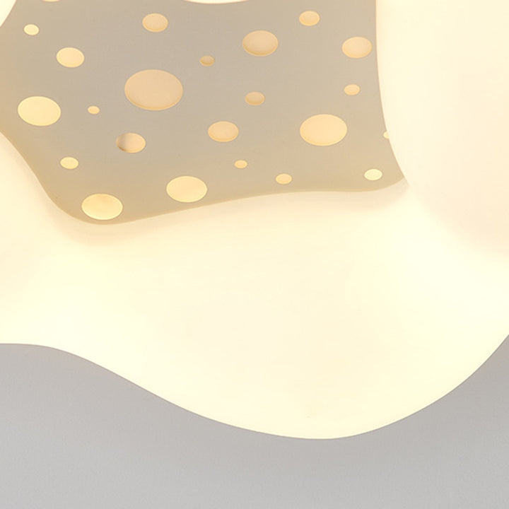 Zeitgenössische skandinavische Creme-Wellen-Wolken PE Eisen LED Deckenleuchte für das Wohnzimmer 