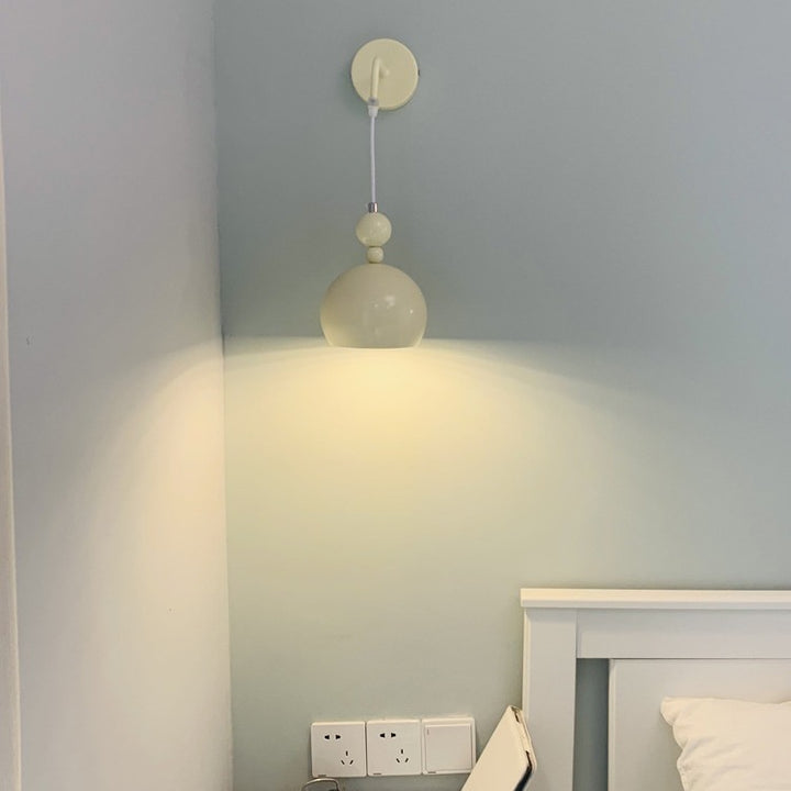 Zeitgenössische skandinavische Kugelrunde Lanyard Glas Eisen 1-Licht Wandleuchte für Schlafzimmer 