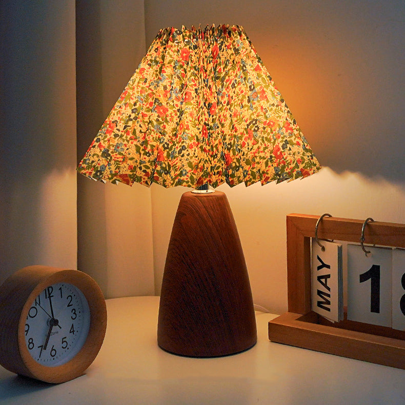 Traditional Vintage Scalloped Pleated Cone Fabric Wood LED Table Lamp For Living Room