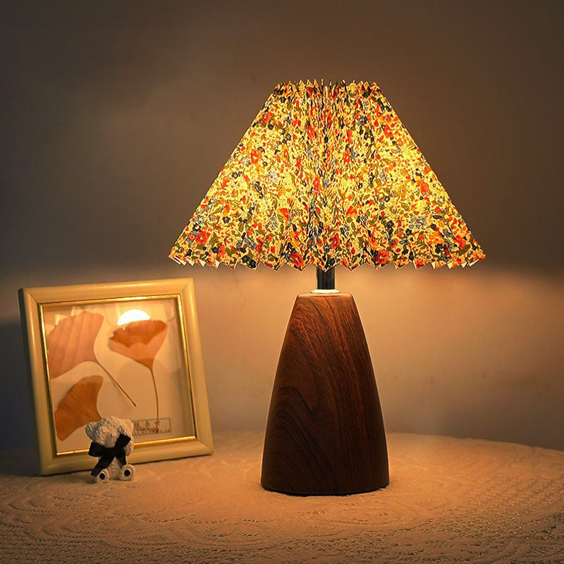 Traditional Vintage Scalloped Pleated Cone Fabric Wood LED Table Lamp For Living Room