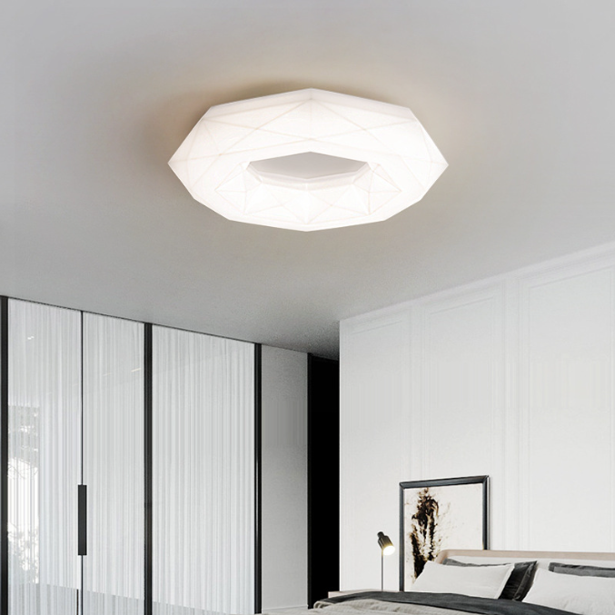 Zeitgenössische kreative Creme-Polygon-PE-Eisen-LED-Deckenleuchte für das Schlafzimmer 