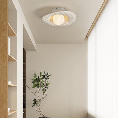 Zeitgenössische kreative unregelmäßige runde Kugelharz-Hardware 1-Licht Semi-Flush-Montage Deckenleuchte für Wohnzimmer 
