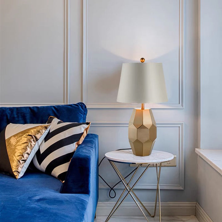 Lampe de Table Moderne de Luxe en Métal avec Abat-Jour Rond en Lin à Motif Festonné et Diamant à 1 Lumière pour Salon 
