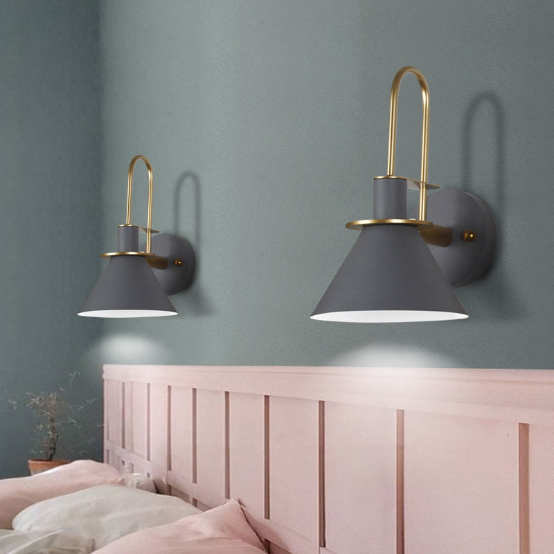 Contemporary Scandinavian Scalloped Curved Round Iron 1-Light Wall Sconce Lamp For Living Room