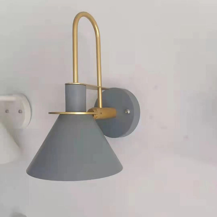 Contemporary Scandinavian Scalloped Curved Round Iron 1-Light Wall Sconce Lamp For Living Room