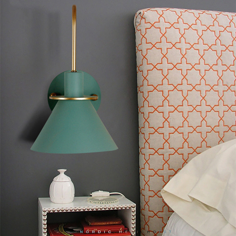 Contemporary Scandinavian Scalloped Curved Round Iron 1-Light Wall Sconce Lamp For Living Room