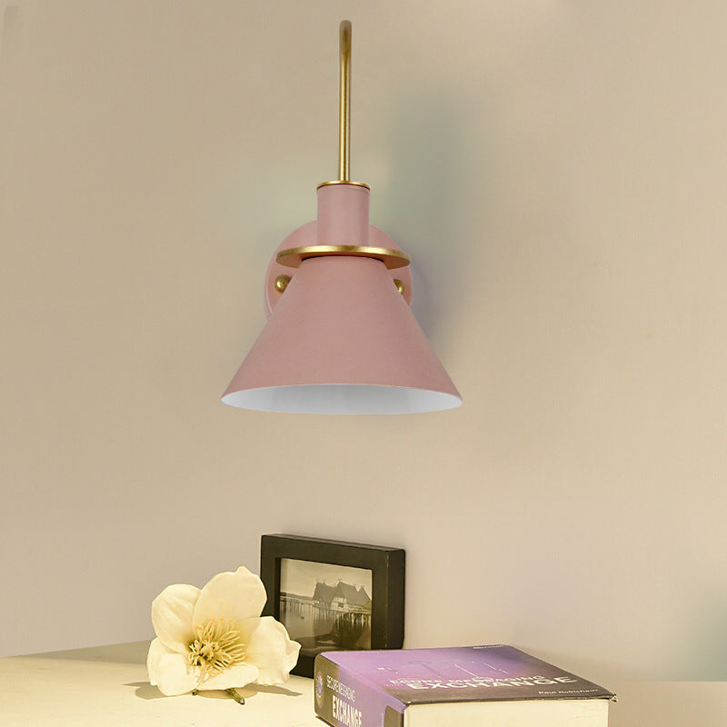 Contemporary Scandinavian Scalloped Curved Round Iron 1-Light Wall Sconce Lamp For Living Room