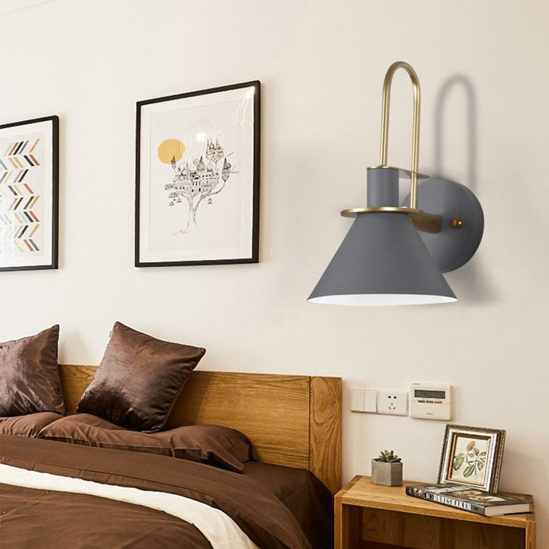 Contemporary Scandinavian Scalloped Curved Round Iron 1-Light Wall Sconce Lamp For Living Room