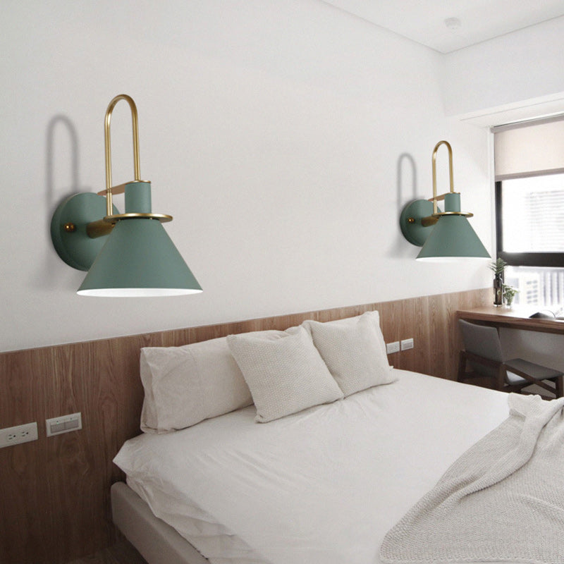 Contemporary Scandinavian Scalloped Curved Round Iron 1-Light Wall Sconce Lamp For Living Room