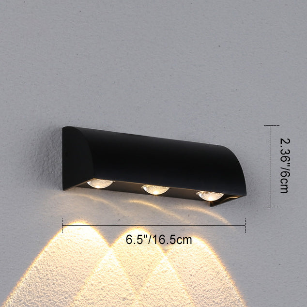 مصباح جداري LED من الألومنيوم الأسطواني المقاوم للماء بتصميم بسيط وعصري لفناء خارجي 