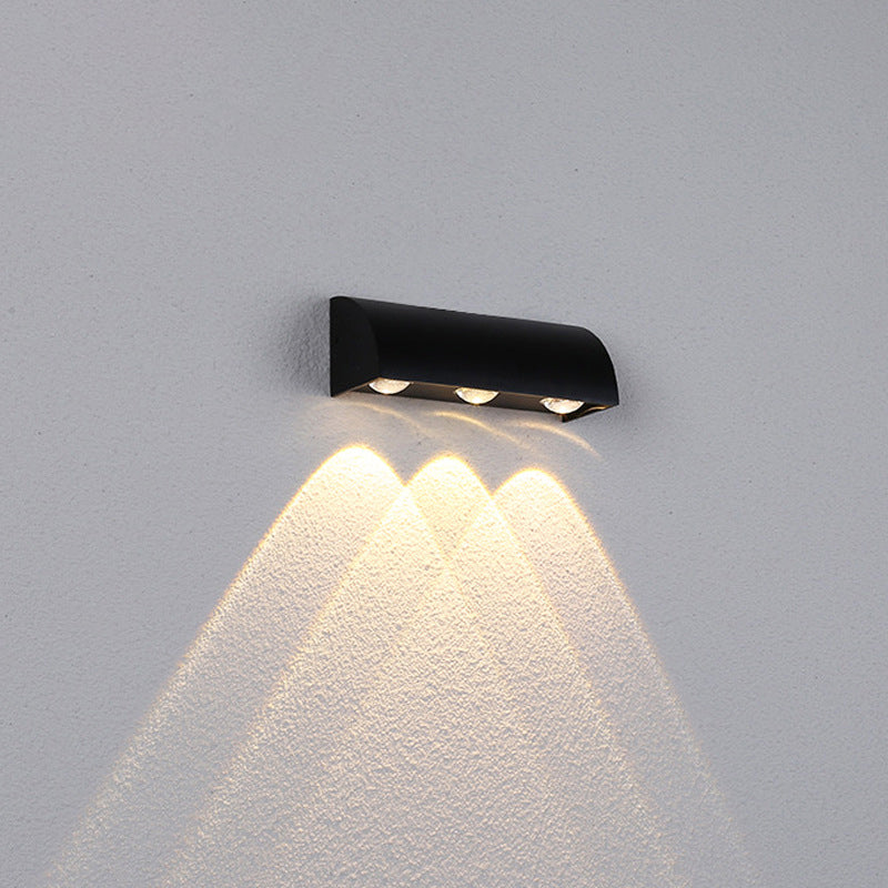 مصباح جداري LED من الألومنيوم الأسطواني المقاوم للماء بتصميم بسيط وعصري لفناء خارجي 