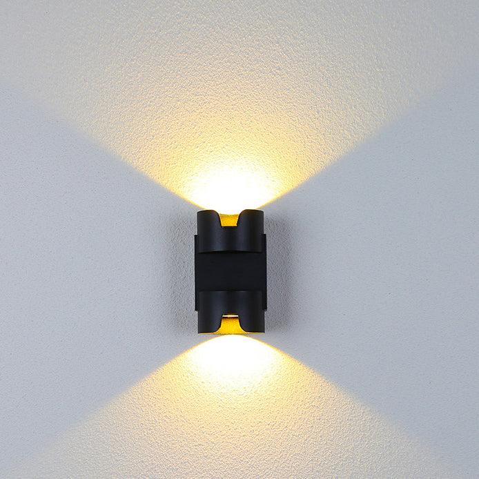 مصباح حائط LED بأسطوانة زجاجية من الألومنيوم المقاوم للماء بتصميم بسيط وحديث للفناء الخارجي 
