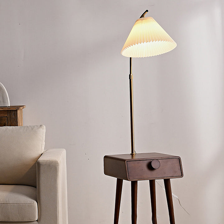 Traditionelle japanische Stoff-Holz-Stehlampe mit konischem Plissee und rundem Regal, 1 Licht, für Wohnzimmer 