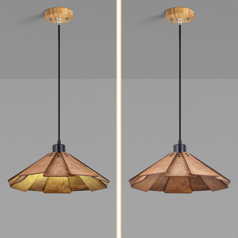 Traditionelle japanische Origami-Pendelleuchte aus Lindenholz und Metall in konischer Schirmform für Esszimmer 