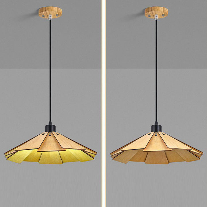 Traditionelle japanische Origami-Pendelleuchte aus Lindenholz und Metall in konischer Schirmform für Esszimmer 