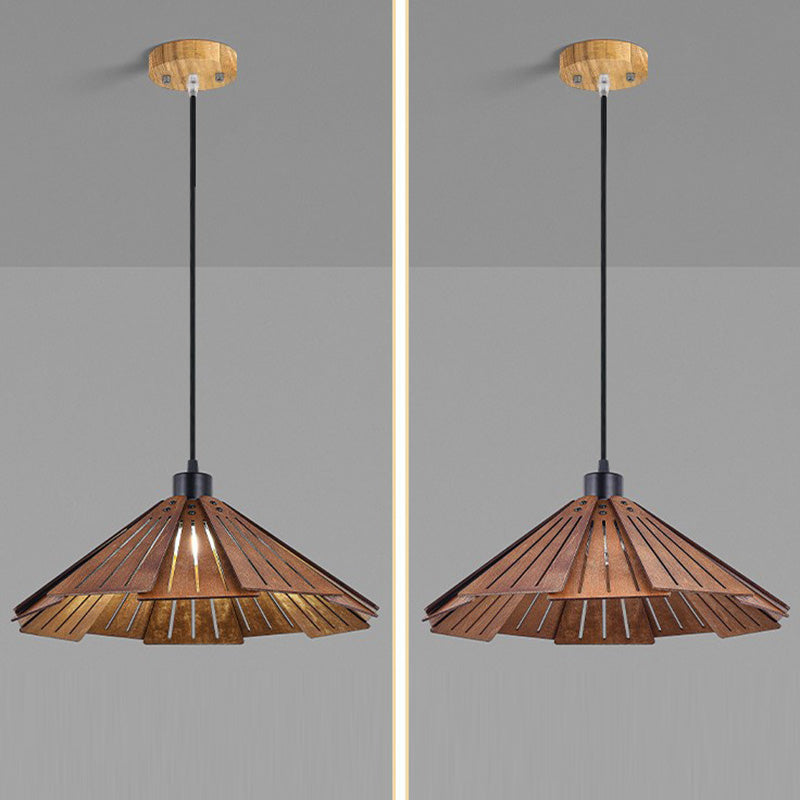 Traditionelle japanische Origami-Pendelleuchte aus Lindenholz und Metall in konischer Schirmform für Esszimmer 
