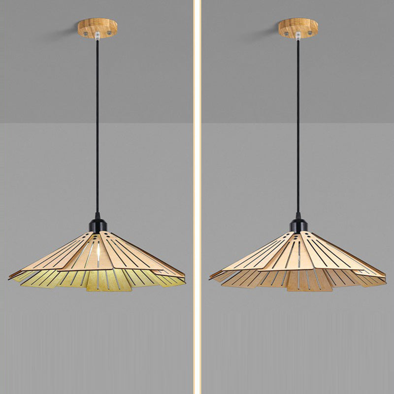 Traditionelle japanische Origami-Pendelleuchte aus Lindenholz und Metall in konischer Schirmform für Esszimmer 