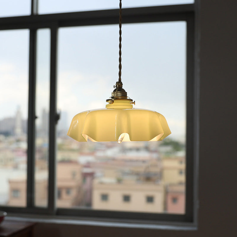 Lustre suspendu traditionnel français en laiton, verre, fer, rond, plié, 1 lumière pour chevet 