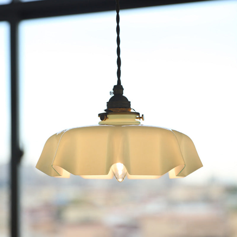 Lustre suspendu traditionnel français en laiton, verre, fer, rond, plié, 1 lumière pour chevet 